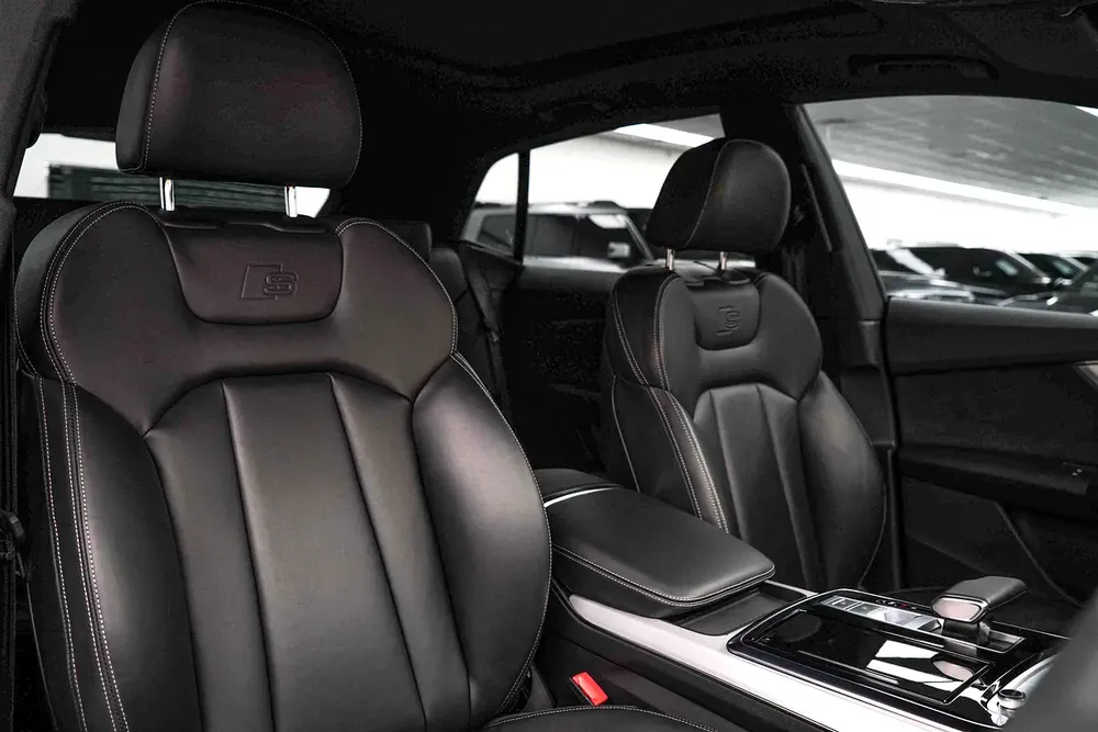 2023 AUDI Q8 55TFSi S-LINE / LOW MILEAGE / V6 - Image 13
