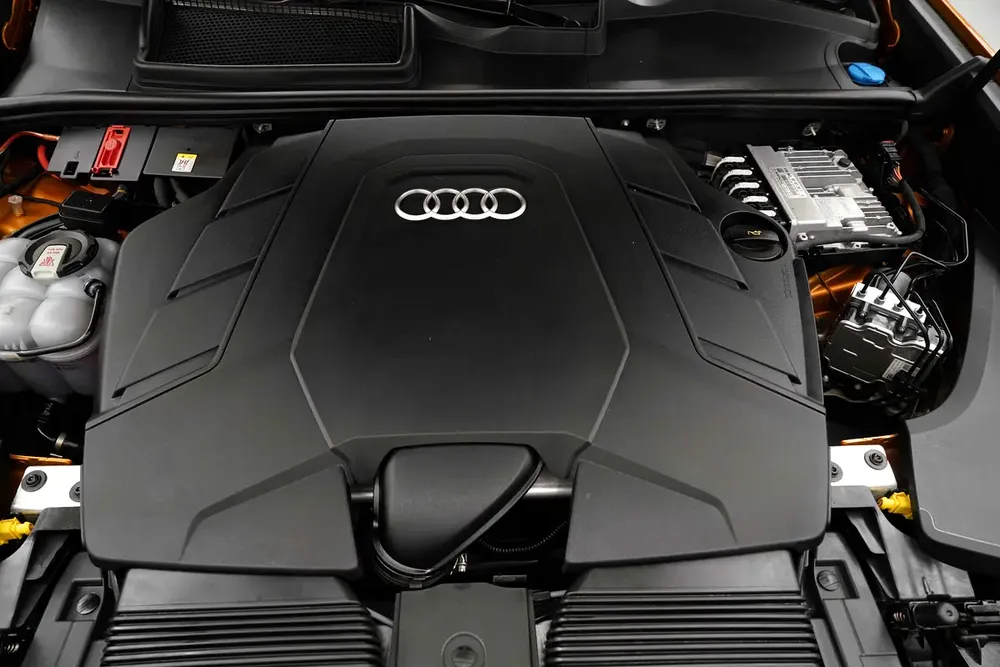 2023 AUDI Q8 55TFSi S-LINE / LOW MILEAGE / V6 - Image 15