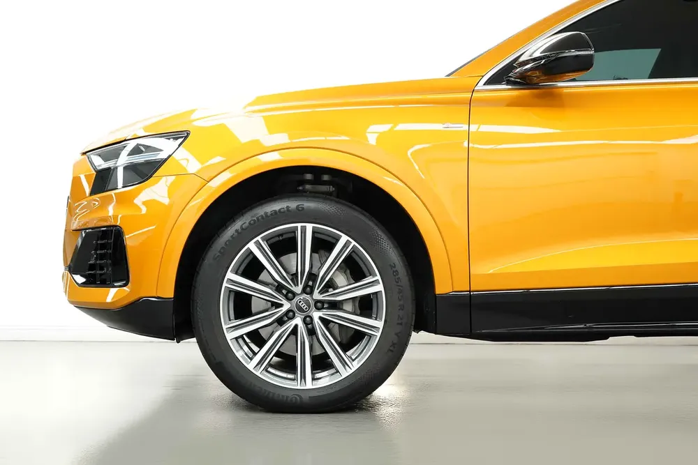 2023 AUDI Q8 55TFSi S-LINE / LOW MILEAGE / V6 - Image 6