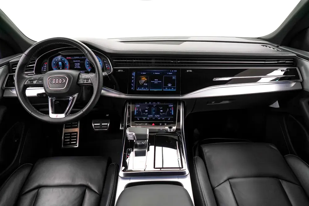2023 AUDI Q8 55TFSi S-LINE / LOW MILEAGE / V6 - Image 8