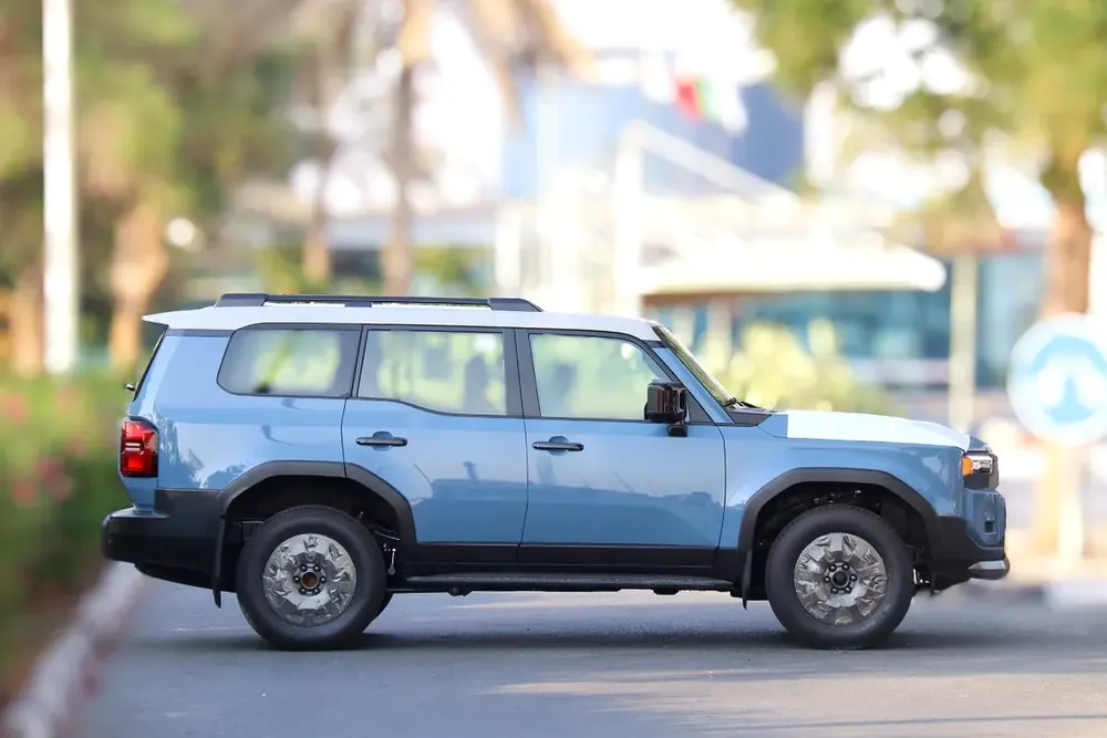 PRADO ADVENTURE A2 TWO-TONE HIGH WITH ACC 2024 - Image 4