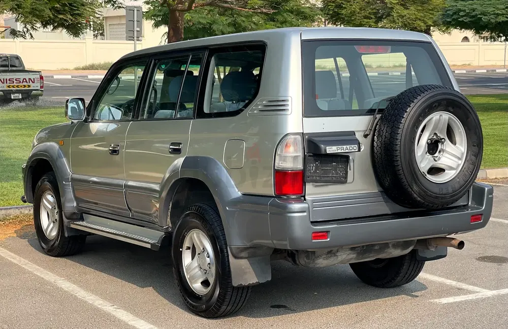 Toyota Prado - Excellent Condition- GCC Specs - Image 4