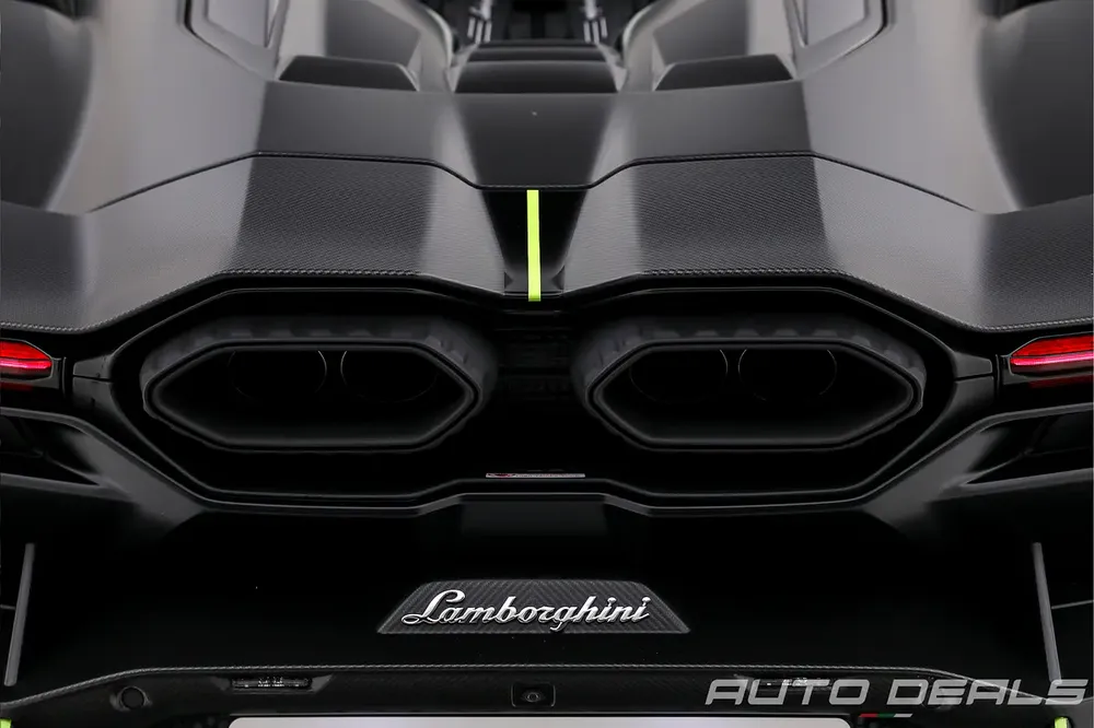 2025 Lamborghini Revuelto | Brand New | Carbon Package | Fully Loaded | 1001 HP | 6.5L V12 - Image 10