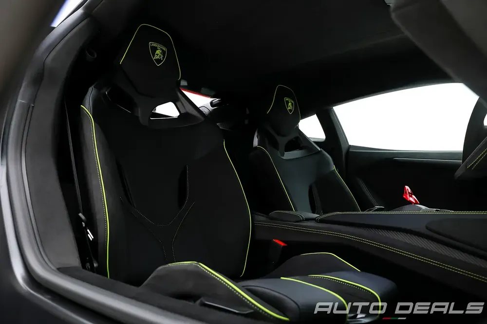 2025 Lamborghini Revuelto | Brand New | Carbon Package | Fully Loaded | 1001 HP | 6.5L V12 - Image 20