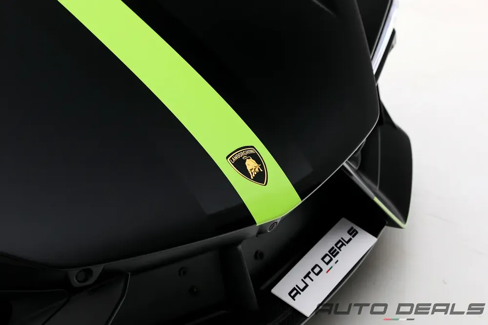 2025 Lamborghini Revuelto | Brand New | Carbon Package | Fully Loaded | 1001 HP | 6.5L V12 - Image 6