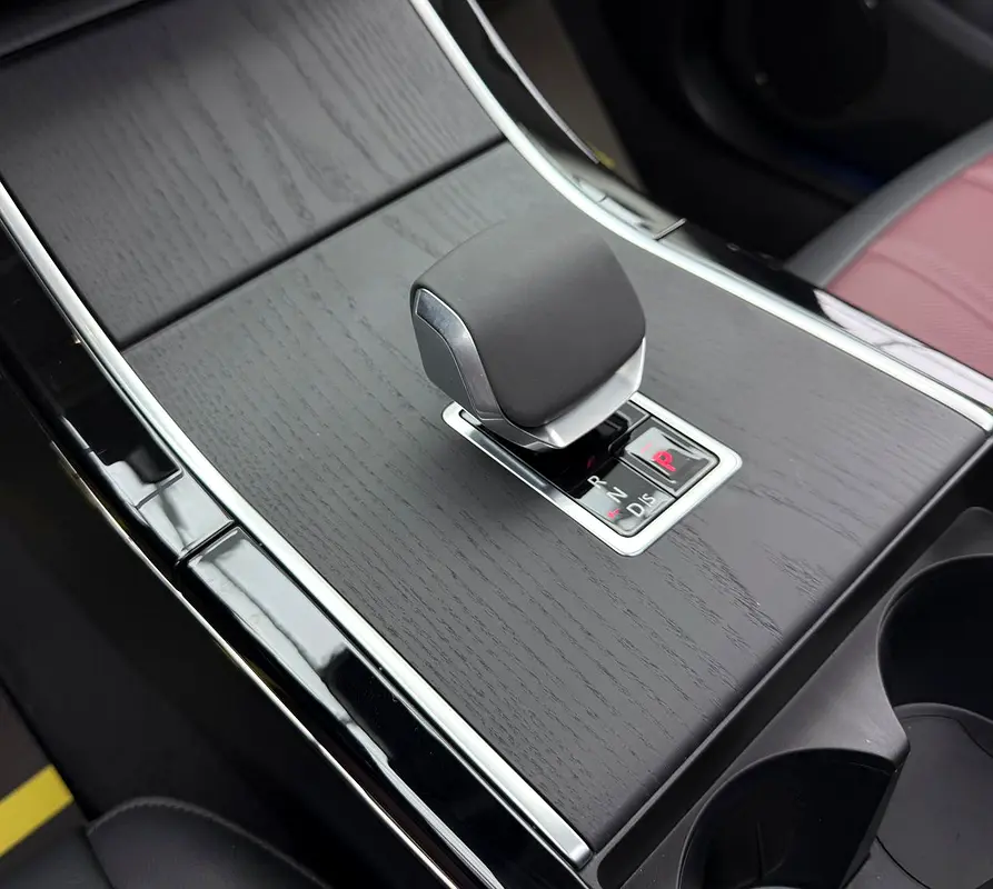 2025 Range Rover Evoque P250 Dynamic SE ,Warranty ,Brand New. - Image 17