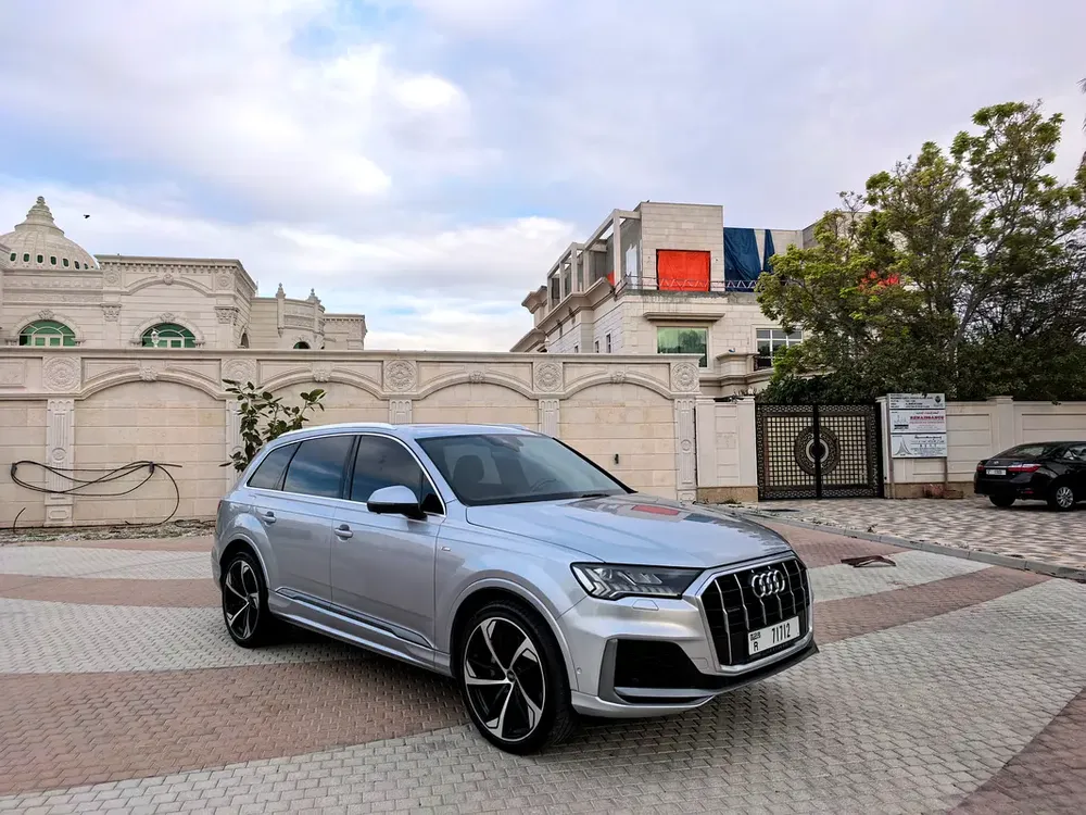AUDI Q7 2021 S LINE FULL OPTION AMAZING CONDITION GCC - Image 11