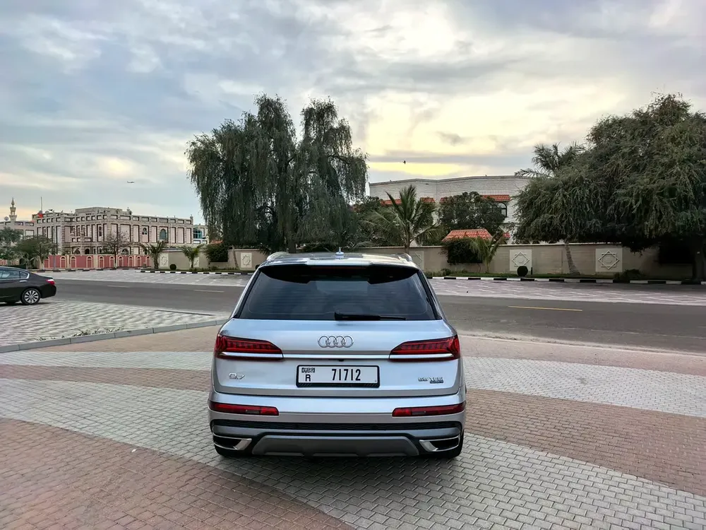 AUDI Q7 2021 S LINE FULL OPTION AMAZING CONDITION GCC - Image 14