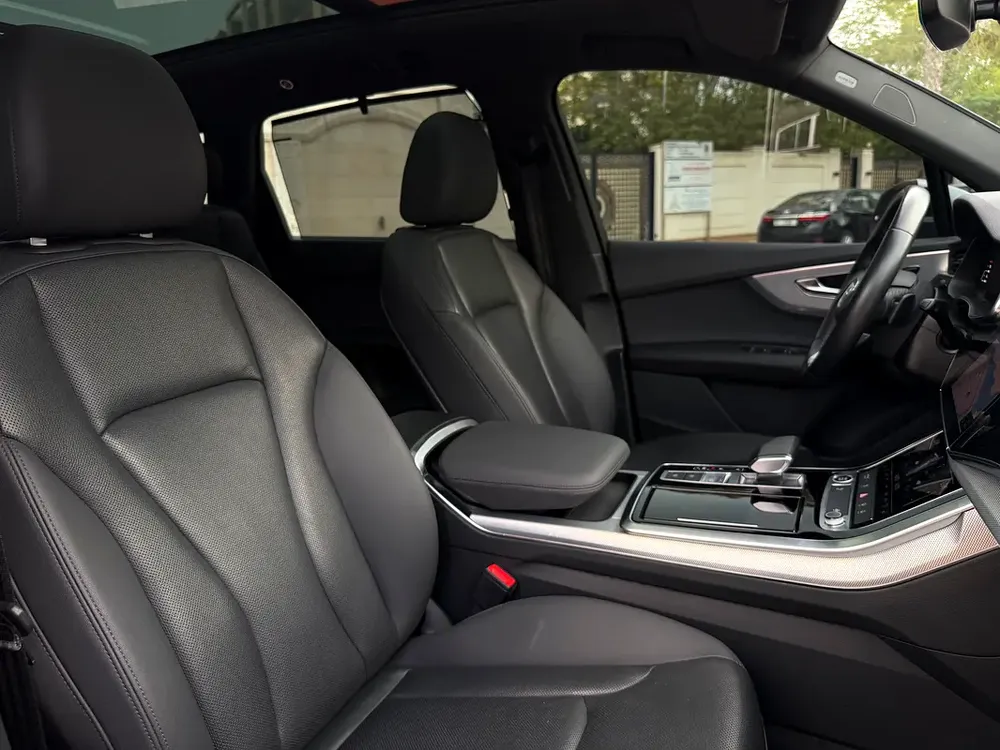 AUDI Q7 2021 S LINE FULL OPTION AMAZING CONDITION GCC - Image 5