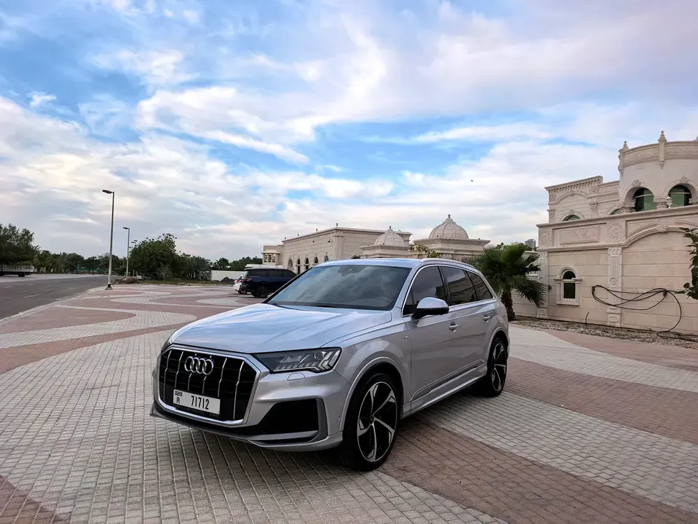 AUDI Q7 2021 S LINE FULL OPTION AMAZING CONDITION GCC - Image 9