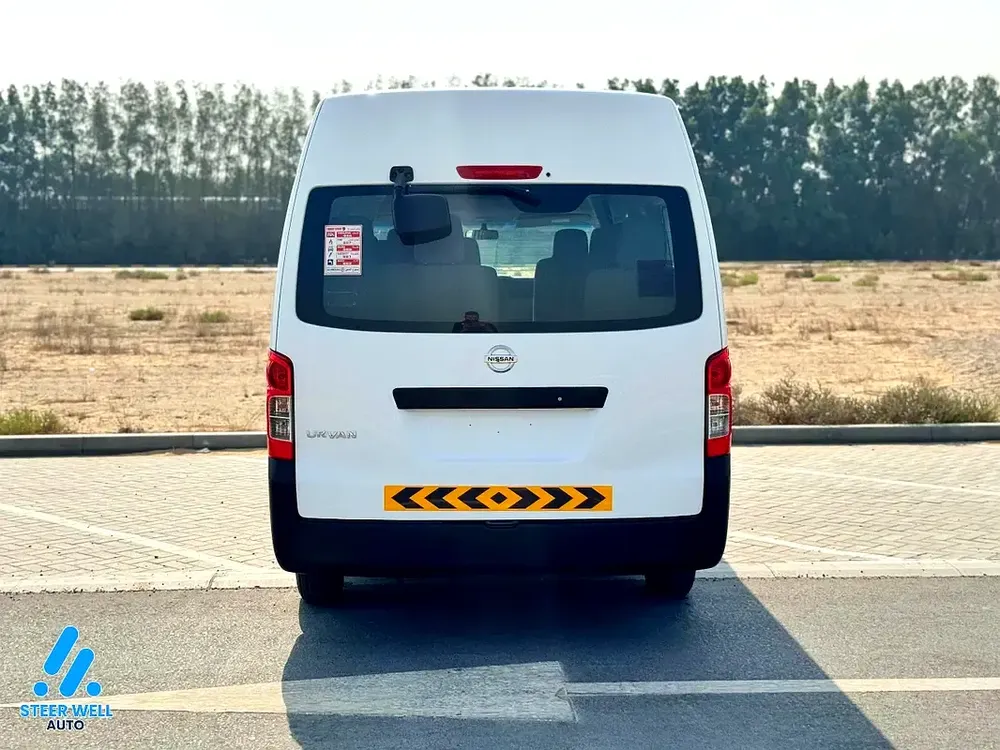 2022 Nissan Urvan NV350 Panel Van - Petrol - GCC - Manual Transmission - Image 5