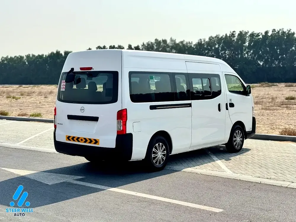 2022 Nissan Urvan NV350 Panel Van - Petrol - GCC - Manual Transmission - Image 6