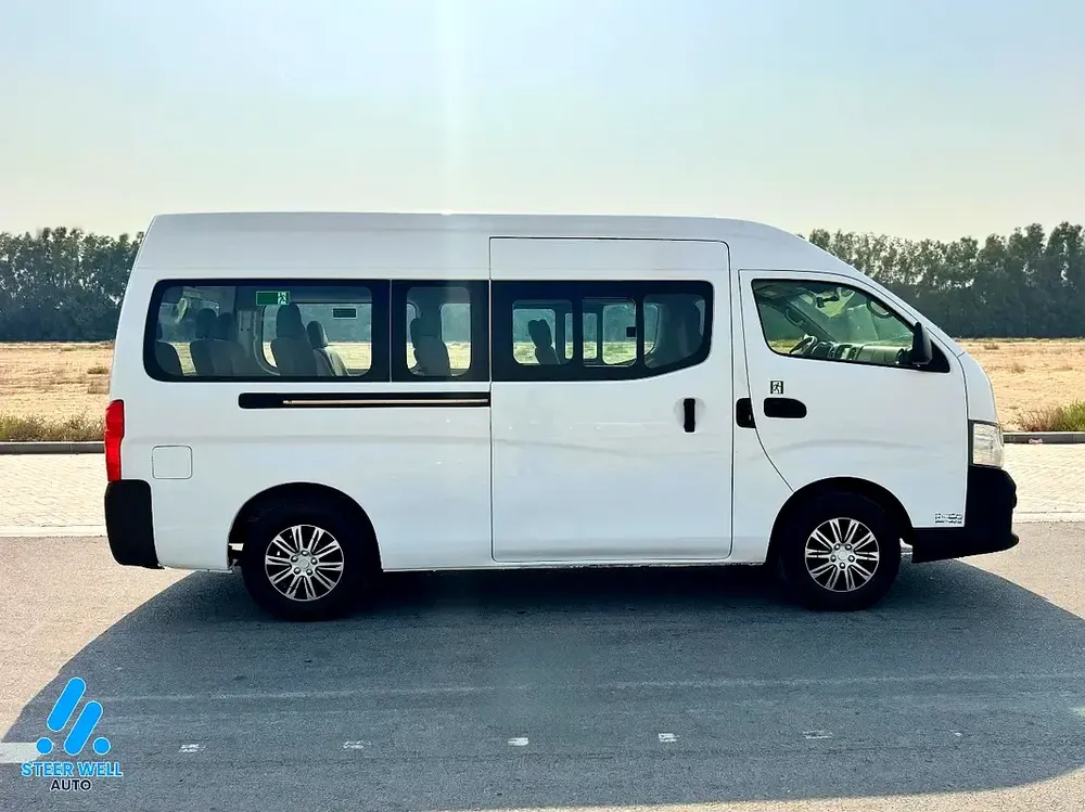 2022 Nissan Urvan NV350 Panel Van - Petrol - GCC - Manual Transmission - Image 7