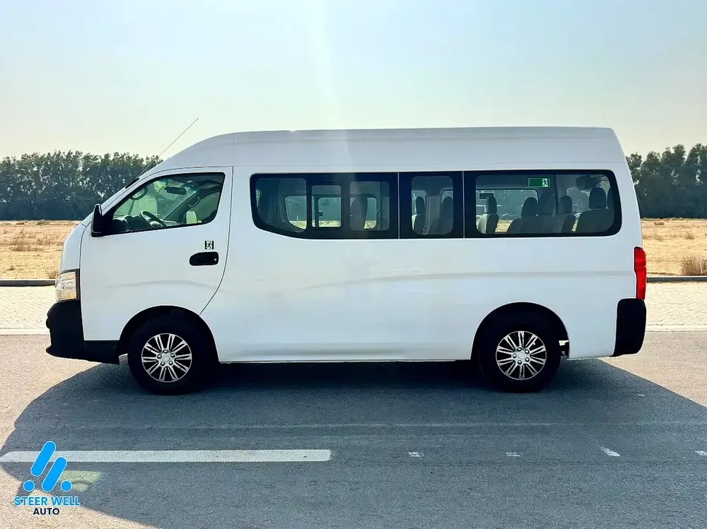 2022 Nissan Urvan NV350 Panel Van - Petrol - GCC - Manual Transmission - Image 8