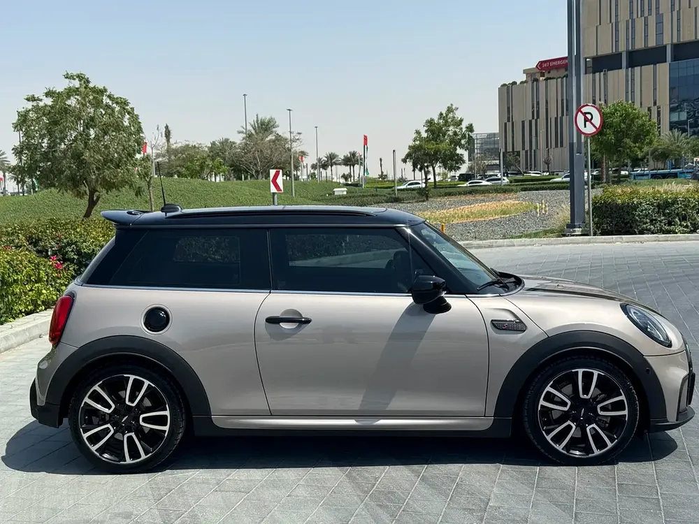 2022 MINI Cooper S  JCW  Edition | GCC|  Agency Serviced   | GCC | Accident Free - Image 5