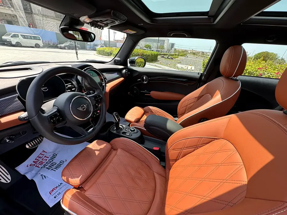 2022 MINI Cooper S  JCW  Edition | GCC|  Agency Serviced   | GCC | Accident Free - Image 9