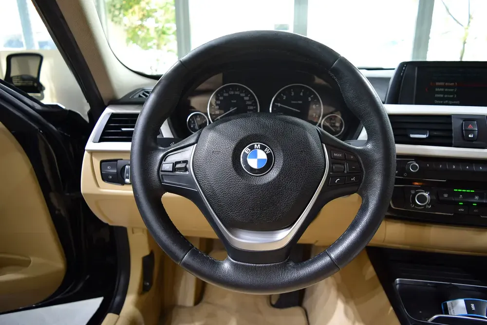 Zero Donwpayment | 318i | GCC Specs | Excellent Condition | Single Owner - Image 12