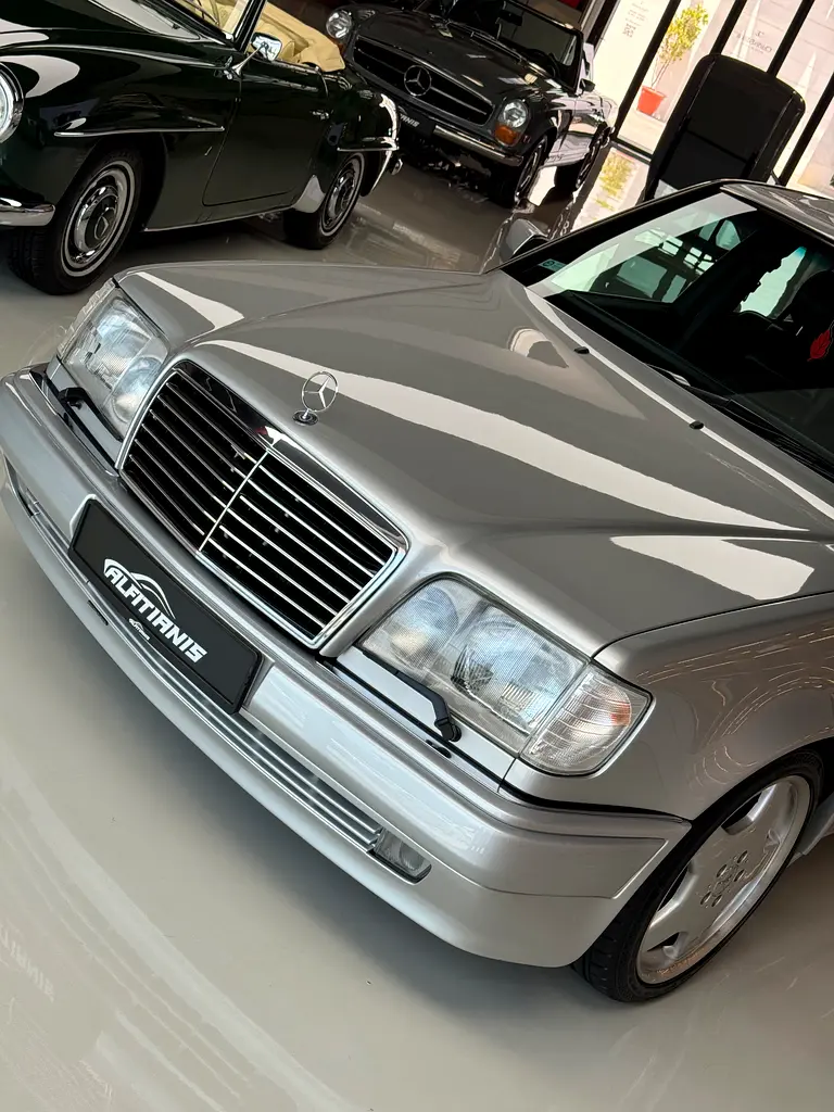 1994 Mercedes-Benz E-Class E 500 | Classic W124 | European Specs - Image 4