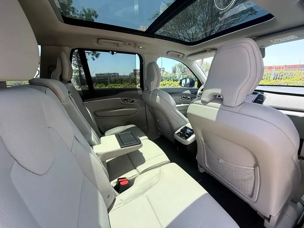 NEW ARRIVAL VOLVO XC90 B5 2024 GCC 7 SEATER UNDER WARRANTY FULL SERVICE HISTORY ORIGINAL PAINT - Image 18