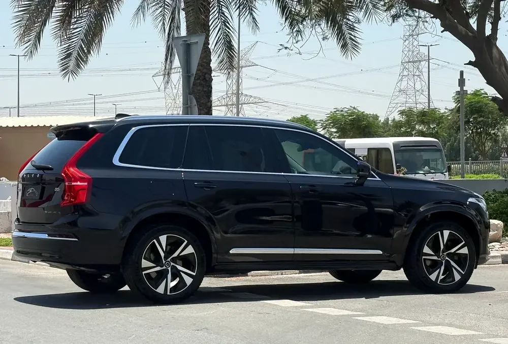 NEW ARRIVAL VOLVO XC90 B5 2024 GCC 7 SEATER UNDER WARRANTY FULL SERVICE HISTORY ORIGINAL PAINT - Image 4