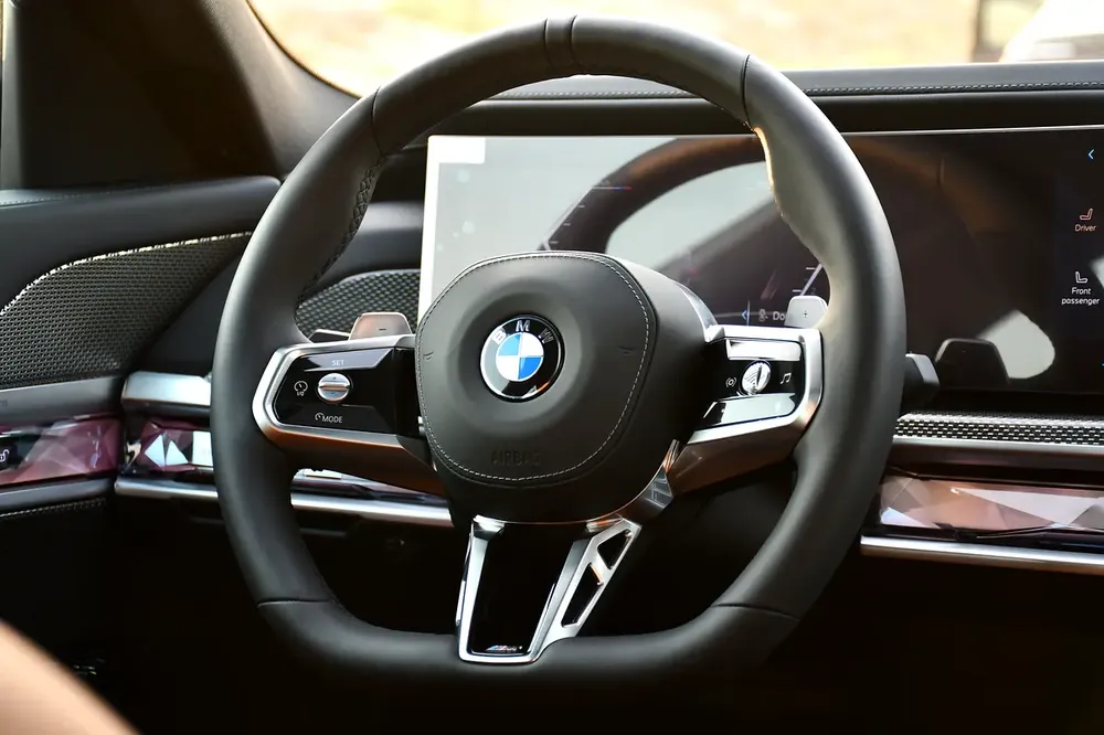 BMW 735i M KIT 2026 | UNDER WARRANTY 2 YAERS KM 600 ONLE - Image 8