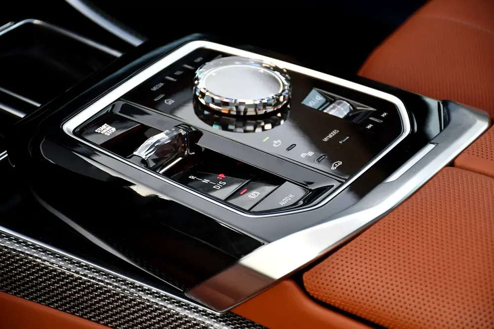 BMW 735i M KIT 2026 | UNDER WARRANTY 2 YAERS KM 600 ONLE - Image 9