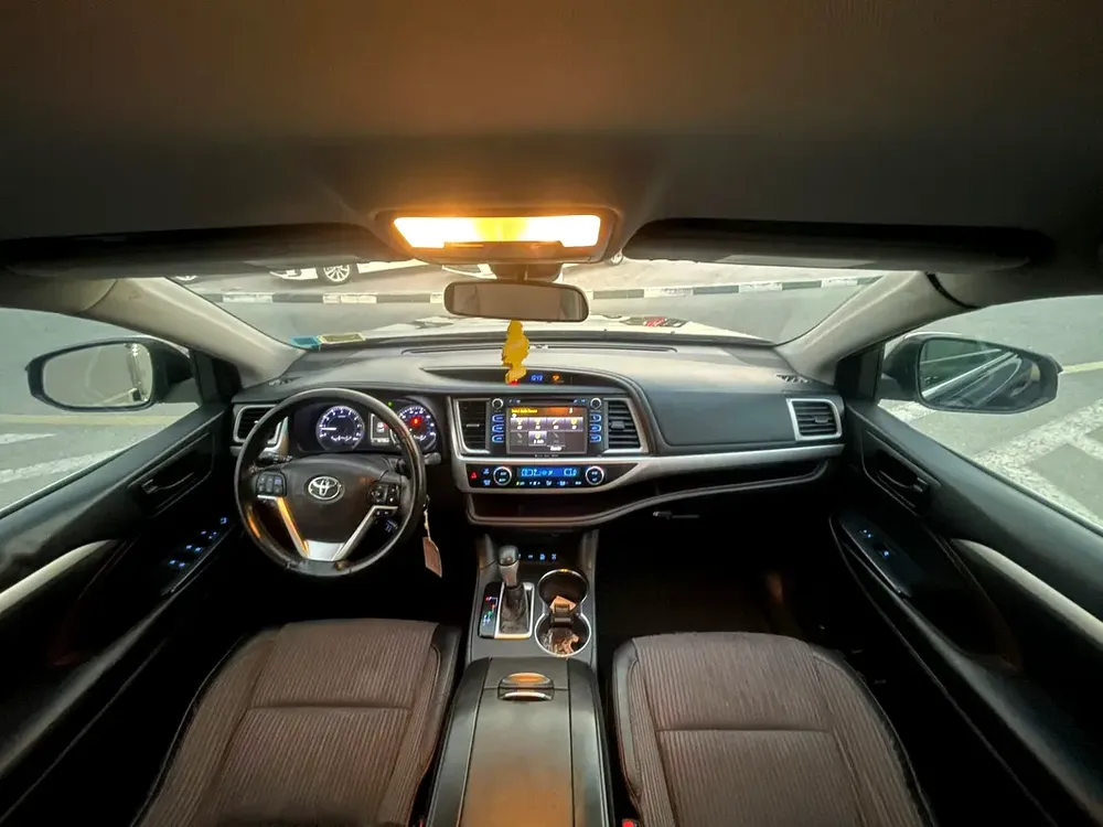 2017 Toyota Highlander LE+ MidOption - 3.5L V6 - 4x4 AWD - Full 7 Seater - Trunk Auto - Image 13