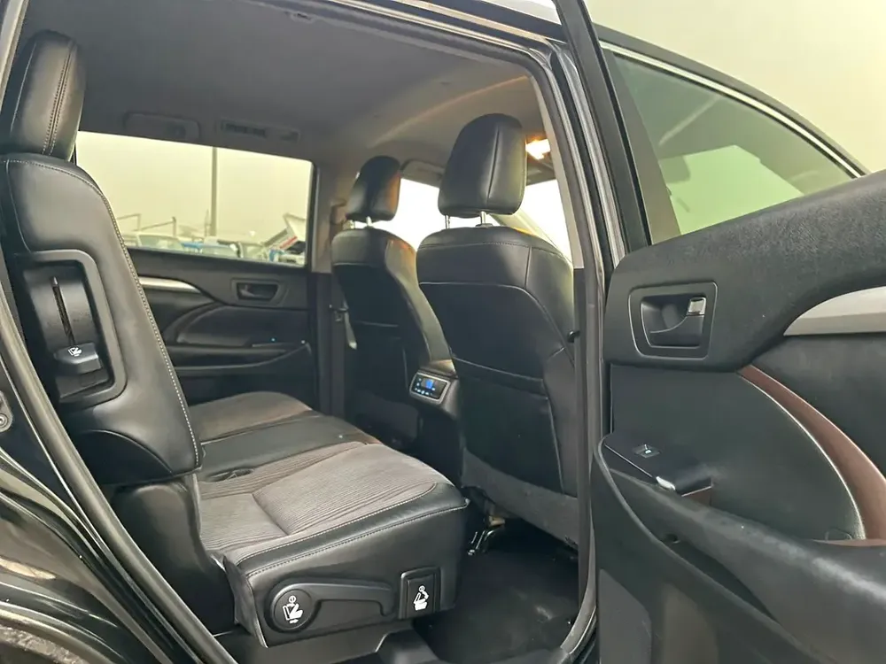 2017 Toyota Highlander LE+ MidOption - 3.5L V6 - 4x4 AWD - Full 7 Seater - Trunk Auto - Image 14