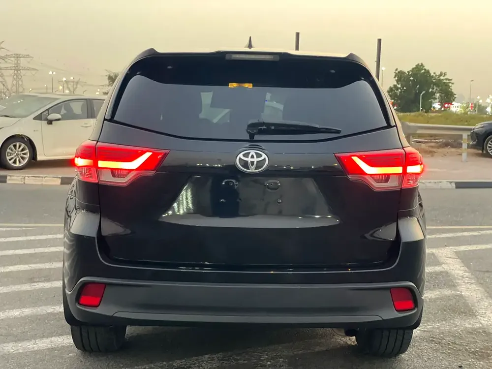 2017 Toyota Highlander LE+ MidOption - 3.5L V6 - 4x4 AWD - Full 7 Seater - Trunk Auto - Image 5