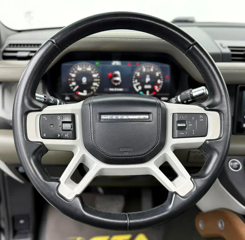 2021 Land Rover Defender P400 ,Agency Warranty+Full Service History ,GCC - Image 7