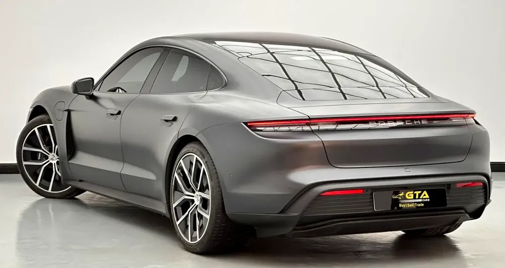 2025 Porsche Taycan, Jan/2027 Porsche Warranty, Excellent Condition, GCC - Image 4