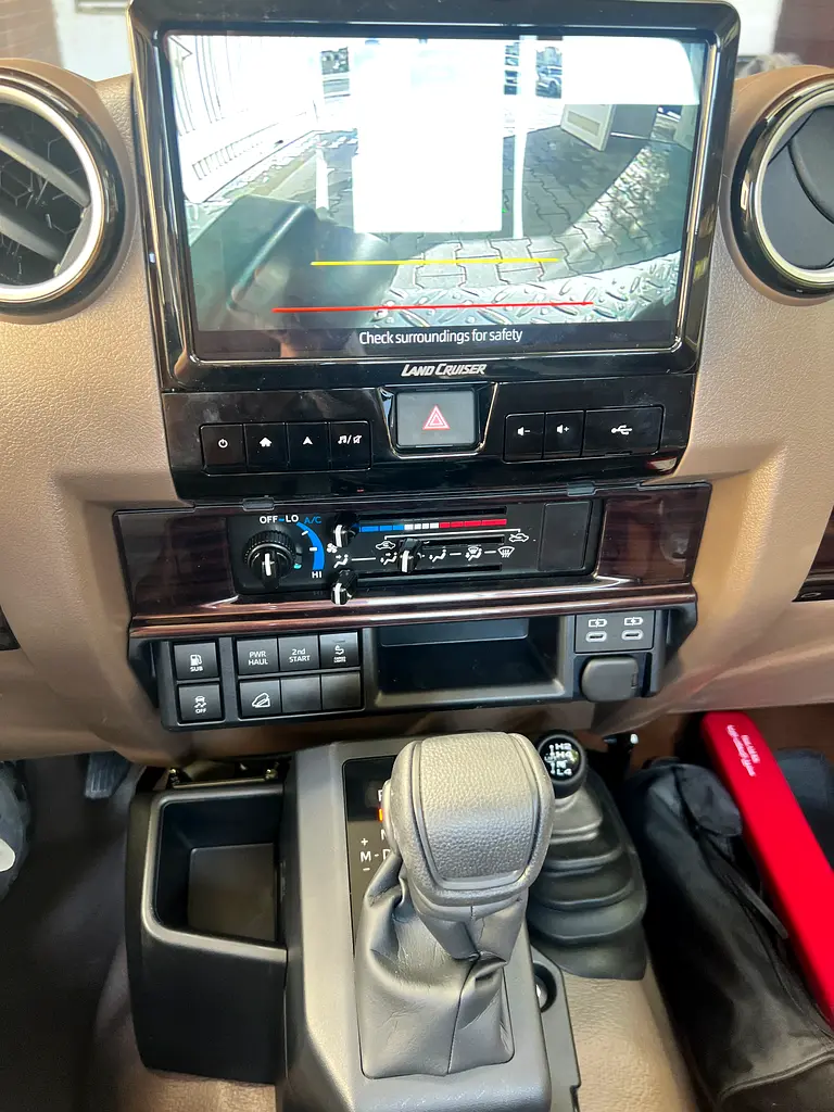 Land Cruiser 40 Anniversary , Purchased from Al Futtaim, under warranty till 27-11-2028 - Image 14