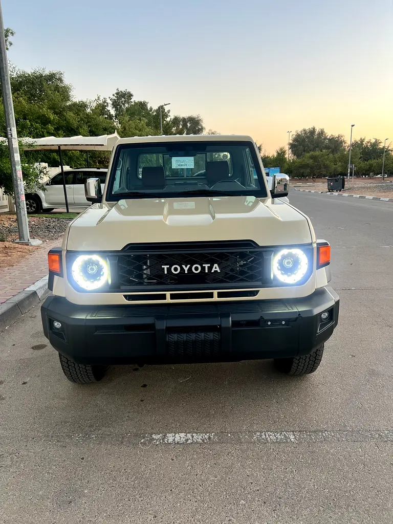 Land Cruiser 40 Anniversary , Purchased from Al Futtaim, under warranty till 27-11-2028 - Image 6