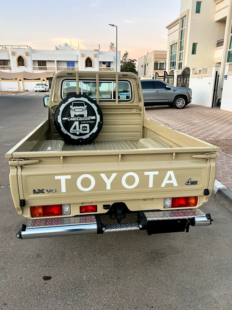Land Cruiser 40 Anniversary , Purchased from Al Futtaim, under warranty till 27-11-2028 - Image 8