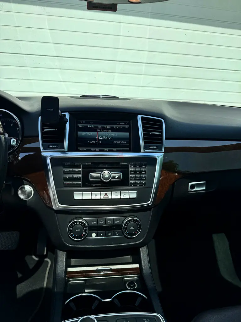 Mercedes-Benz M-Class ML 400 AMG 4MATIC 2015 | GCC  Specs | Lady Driven - Image 12
