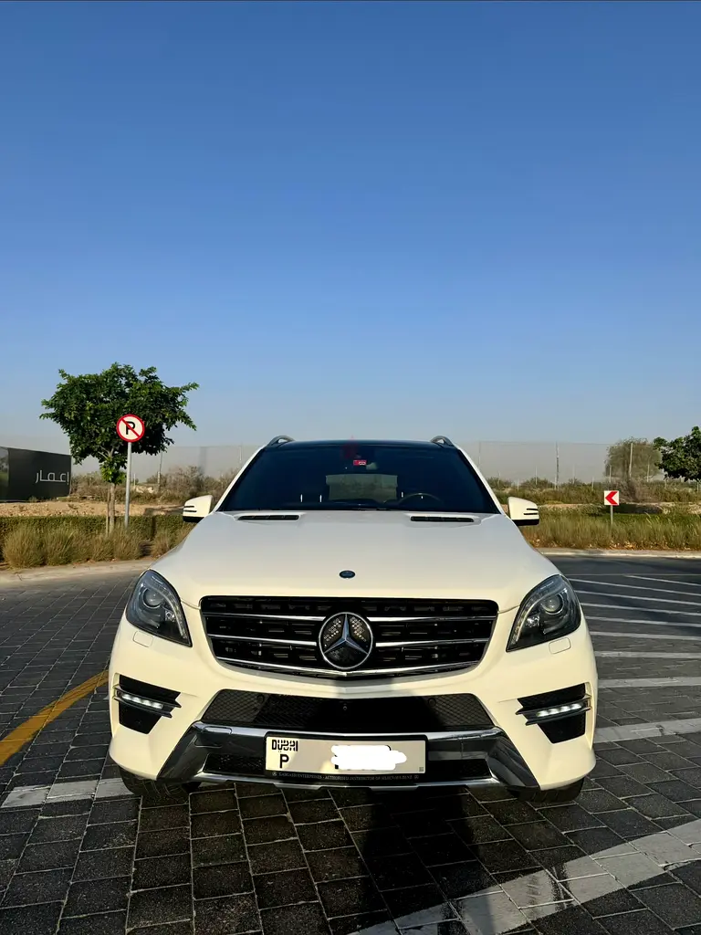 Mercedes-Benz M-Class ML 400 AMG 4MATIC 2015 | GCC  Specs | Lady Driven - Image 8