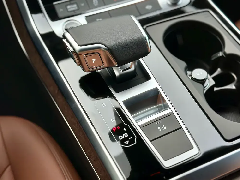 AUDI Q8 55TFSI Quattro 2025 – CLEAN TITLE – CLEAN CARFAX - Image 13