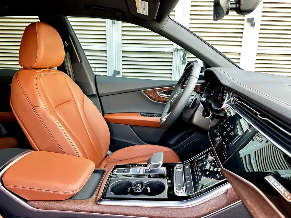 AUDI Q8 55TFSI Quattro 2025 – CLEAN TITLE – CLEAN CARFAX - Image 5