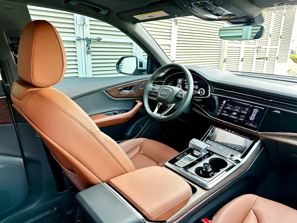 AUDI Q8 55TFSI Quattro 2025 – CLEAN TITLE – CLEAN CARFAX - Image 6