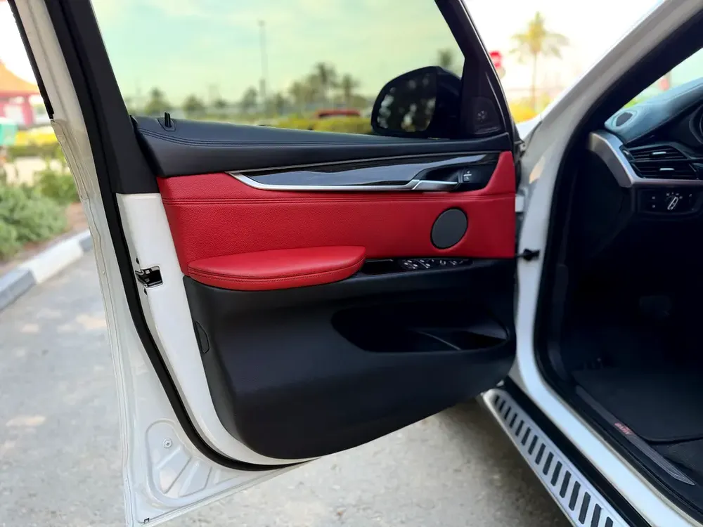 GCC Specs BMW X6 xDrive50i 2016 - Perfect Condition - Image 11