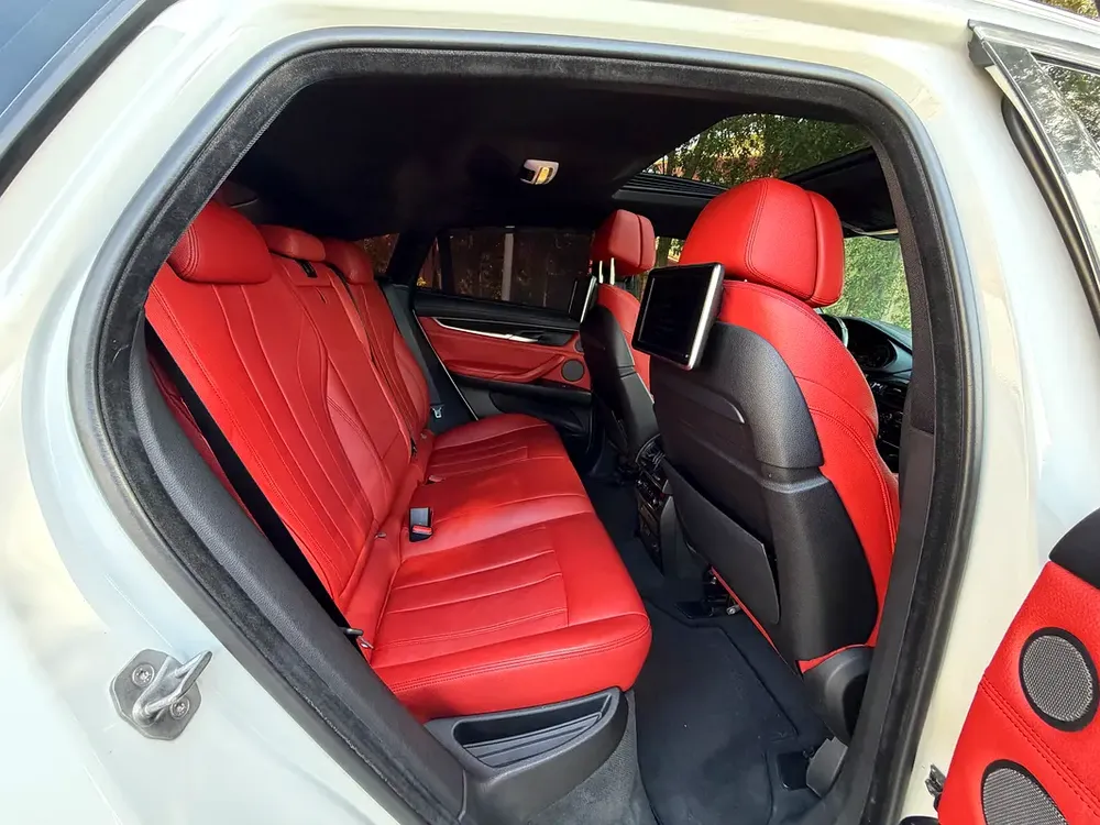 GCC Specs BMW X6 xDrive50i 2016 - Perfect Condition - Image 12
