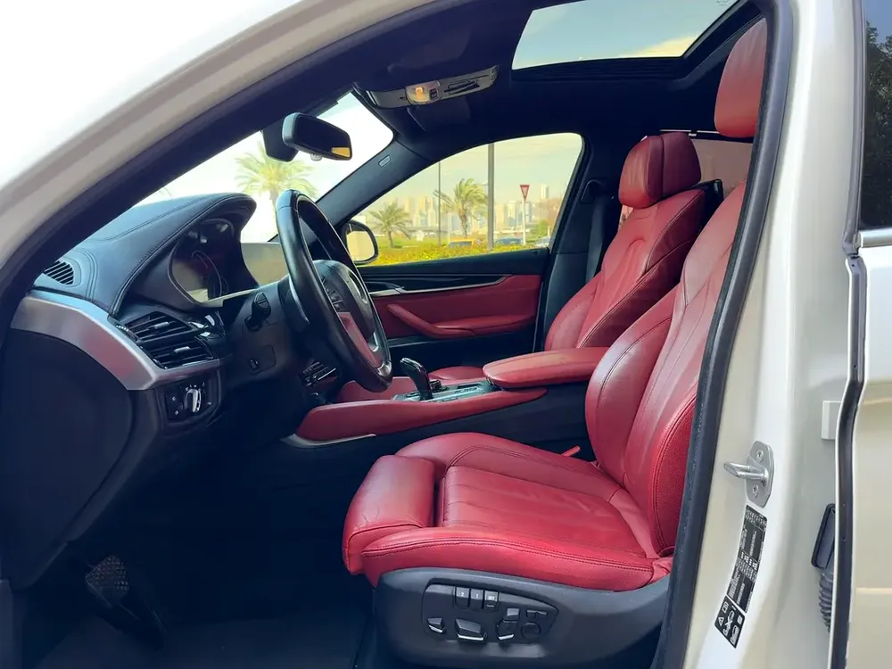 GCC Specs BMW X6 xDrive50i 2016 - Perfect Condition - Image 13