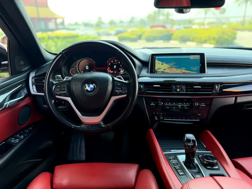 GCC Specs BMW X6 xDrive50i 2016 - Perfect Condition - Image 18