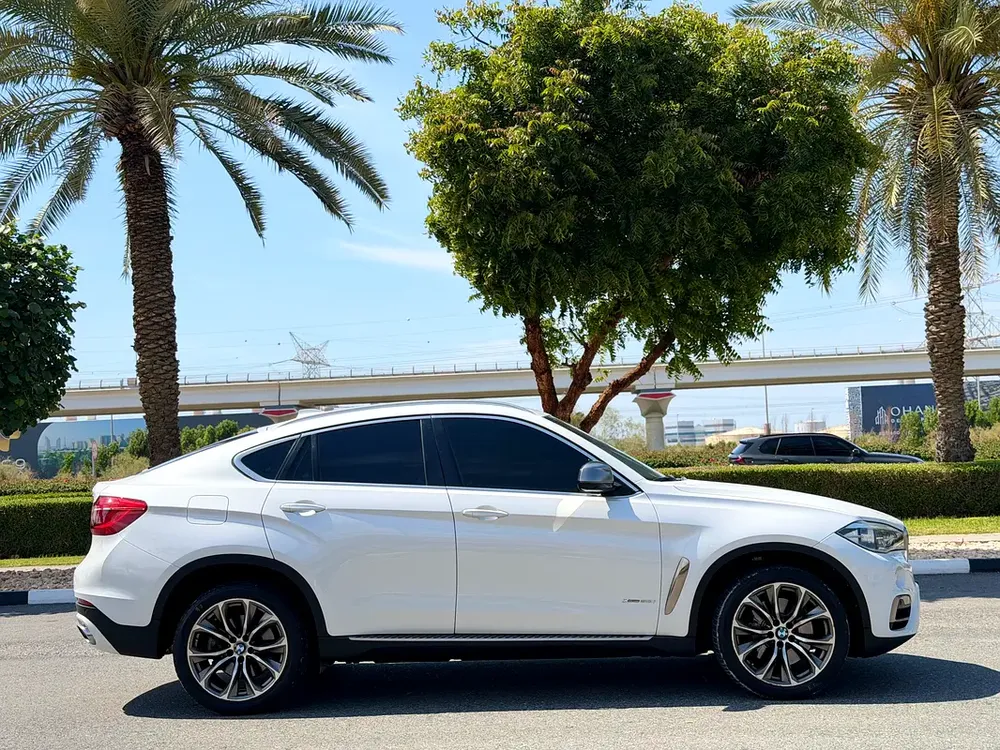 GCC Specs BMW X6 xDrive50i 2016 - Perfect Condition - Image 7