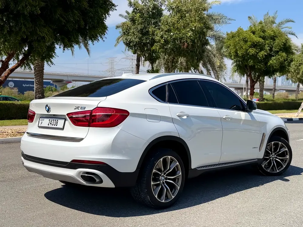 GCC Specs BMW X6 xDrive50i 2016 - Perfect Condition - Image 8