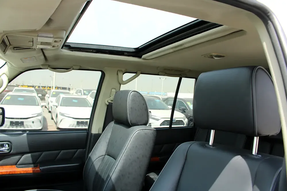 NISSAN PATROL SAFARI 4.8L PETROL GRX FULL OPTION AUTO. - Image 11