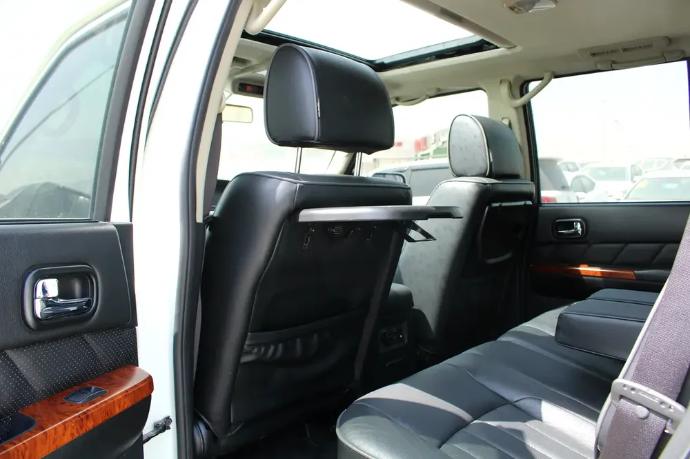NISSAN PATROL SAFARI 4.8L PETROL GRX FULL OPTION AUTO. - Image 12
