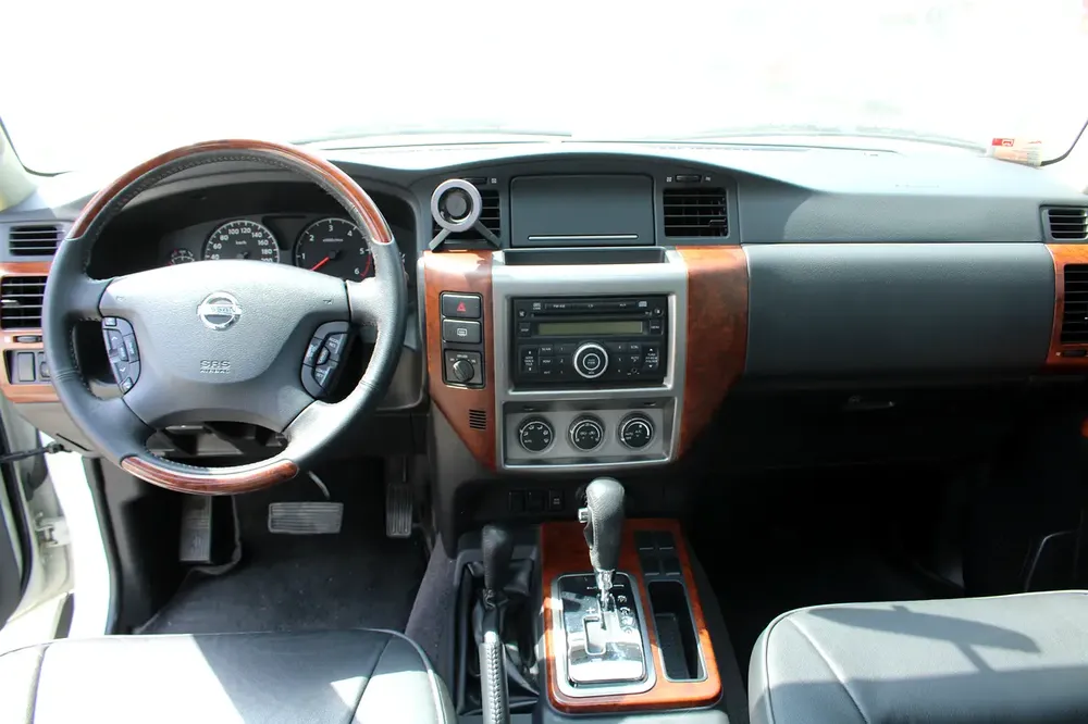 NISSAN PATROL SAFARI 4.8L PETROL GRX FULL OPTION AUTO. - Image 6