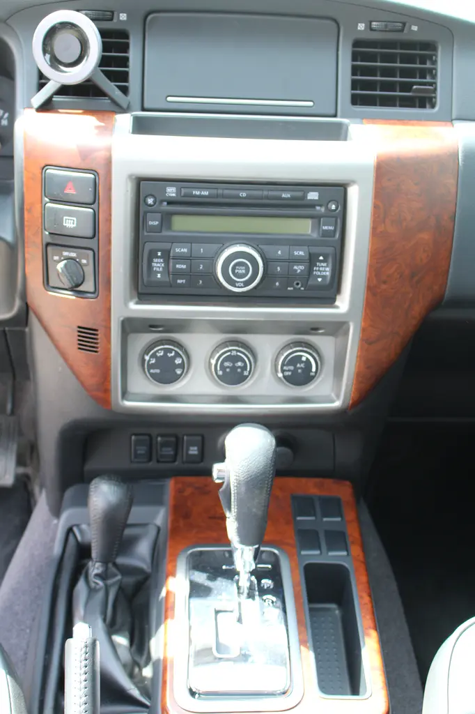 NISSAN PATROL SAFARI 4.8L PETROL GRX FULL OPTION AUTO. - Image 7