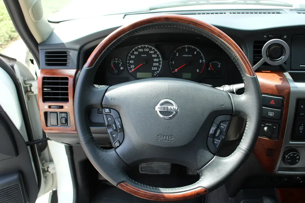 NISSAN PATROL SAFARI 4.8L PETROL GRX FULL OPTION AUTO. - Image 8